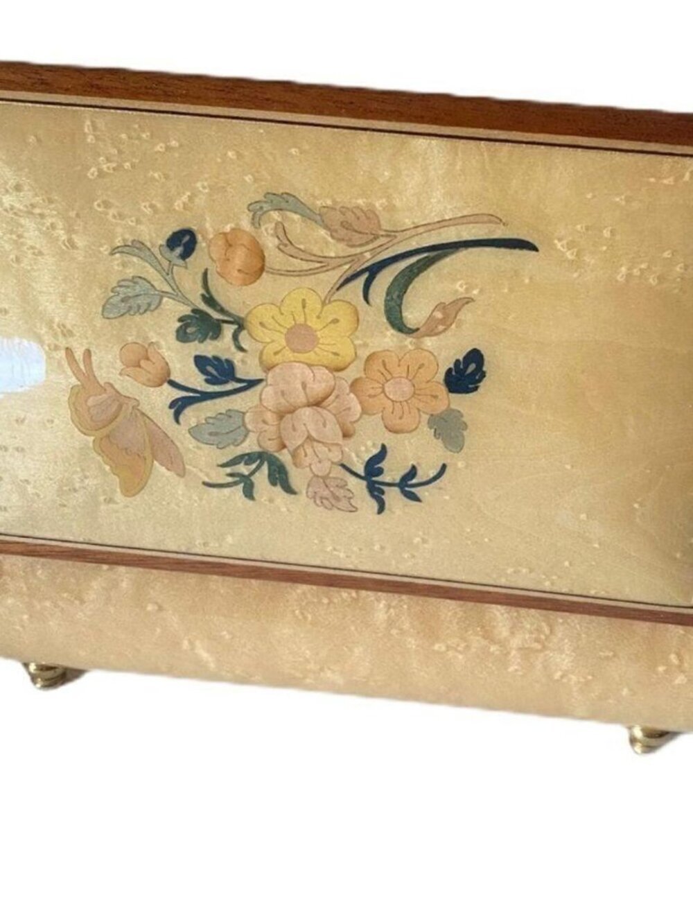 Beautiful vintage jewelry music box